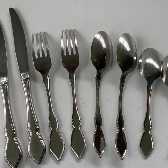8 pc. Oneida CLASSIC MOOD DEAUVILLE PRESCOTT Flatware Stainless 2 Table Settings - Picture 2 of 12